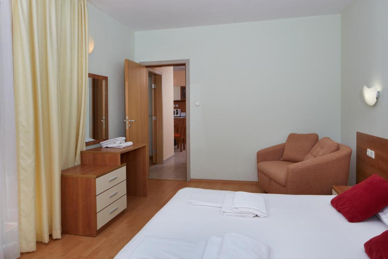 Pollo Aparthotel 3*